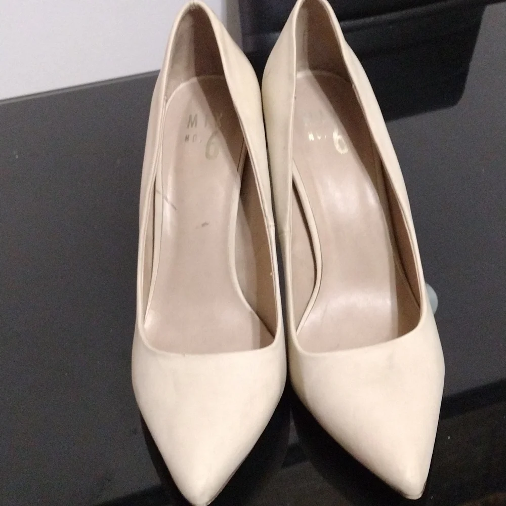 Pumps - Picture 2 of 3